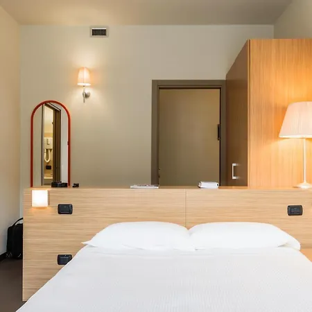 Residence Osoppo Milan Exterior photo